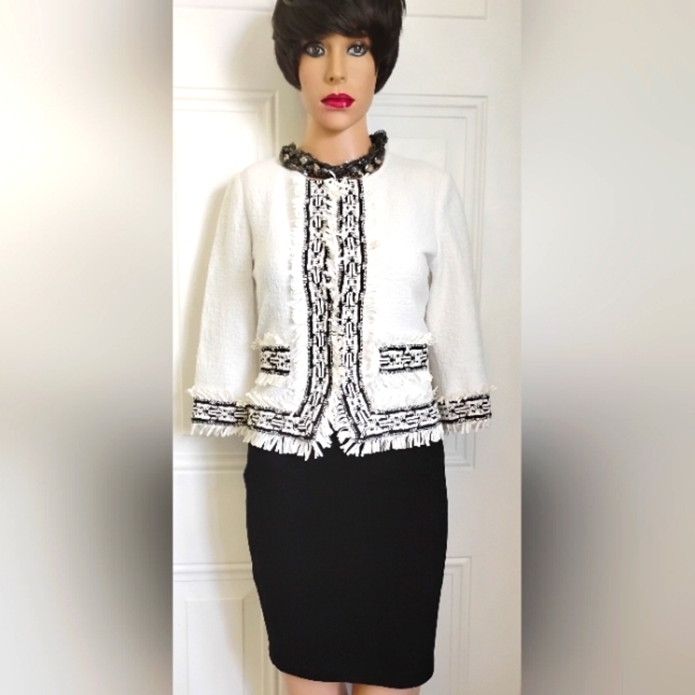 St. John Knit 0 2 4 White Black Boucle Fringe Jacket Santana Knit Skirt Set Suit